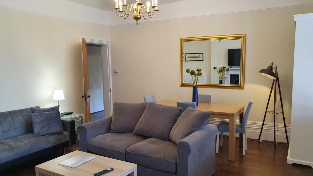 Spacious Central 2 Bedroom Mansion Block Apartment