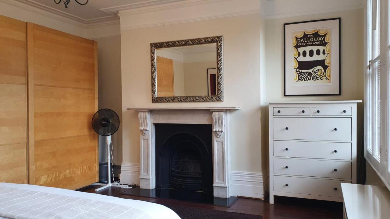 Apartment Spacious Central 2 Bedroom Mansion Block London