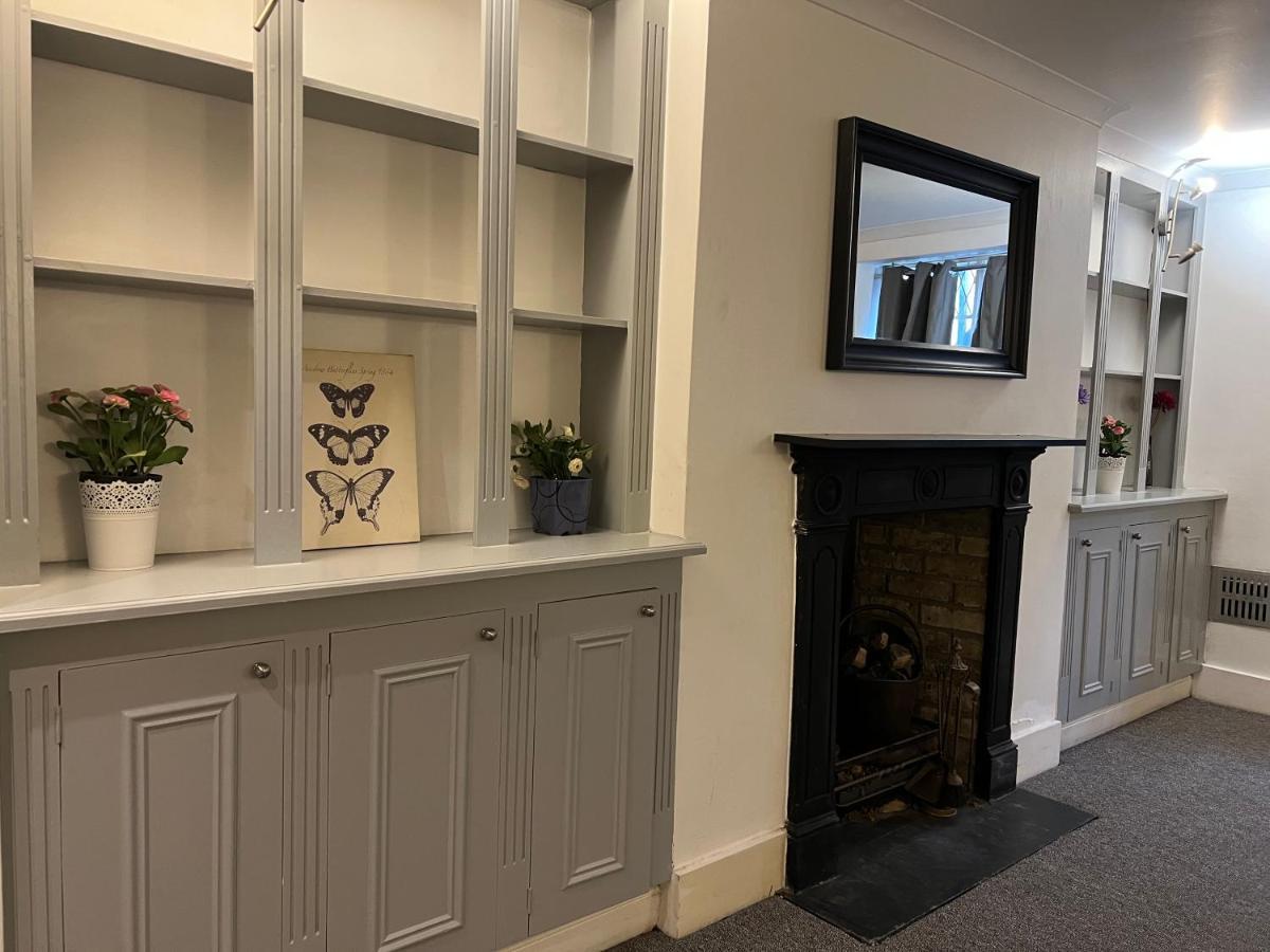 Apartment Entire 2-bedroom Flat In Camden