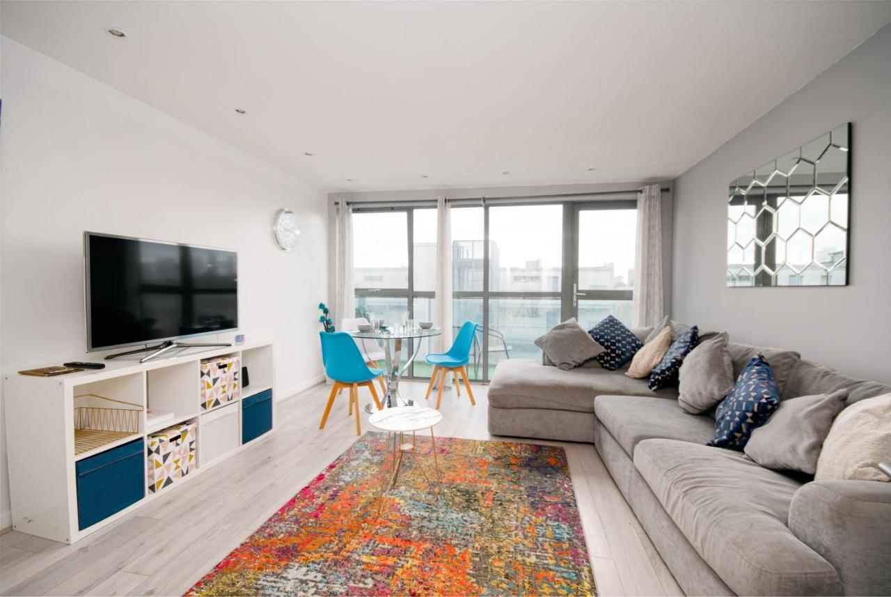 Stylish Close To Bridge * Londres