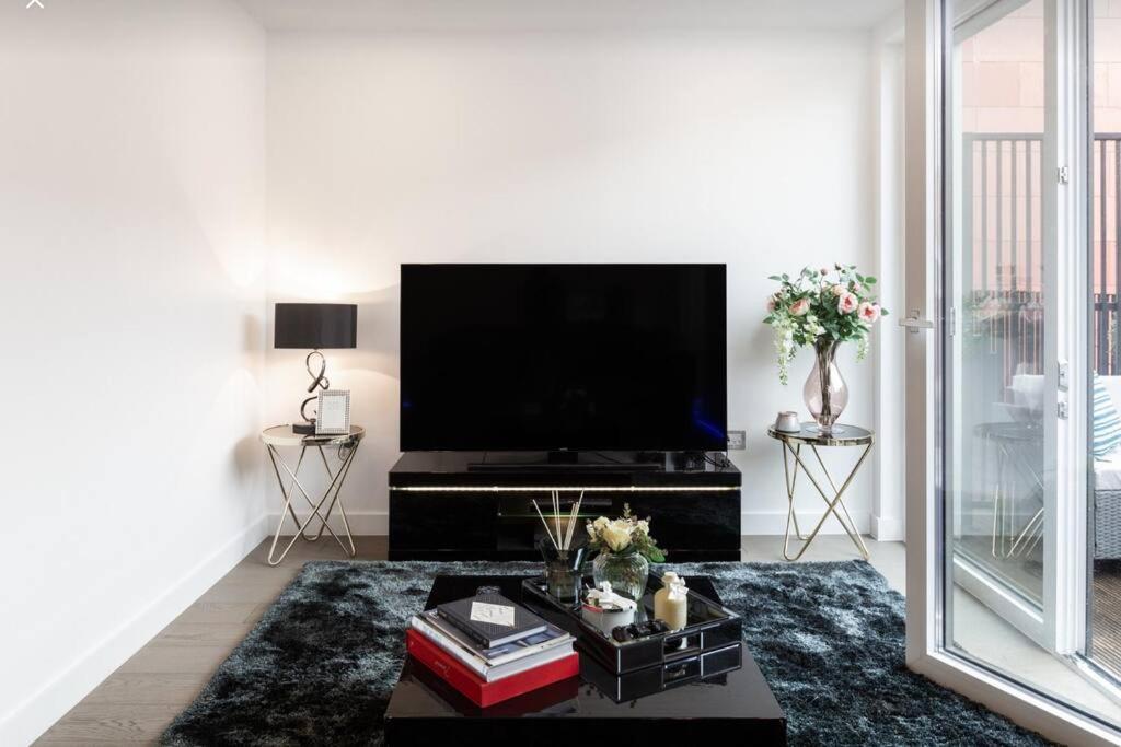 Premier 3 Bed Lux - Sleeps 8 Apartment *