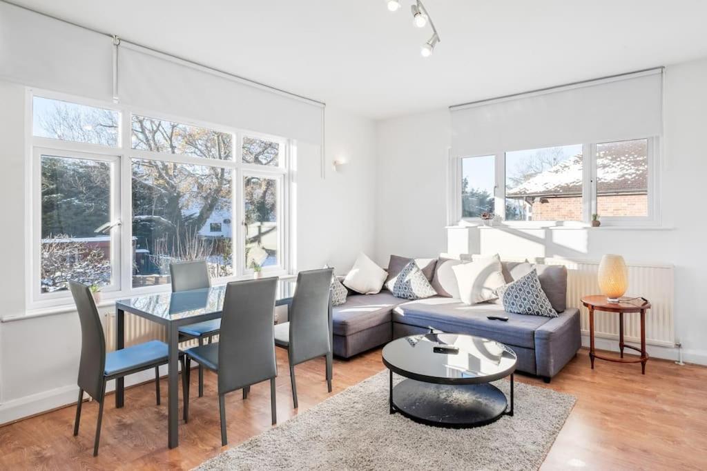 Duplex 3 Bedroom Flat Golders Apartment London