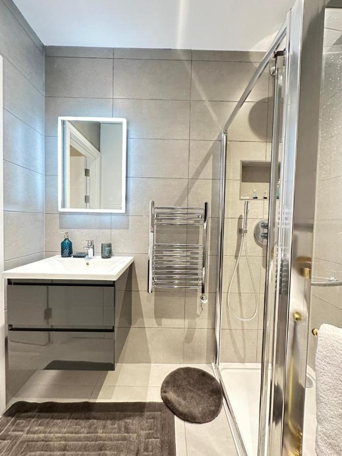 Stylish Central Apartment