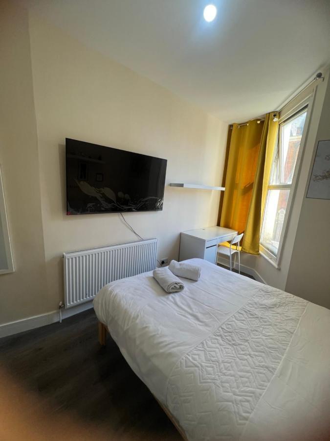 Small Cosy 2 Flat With 2 Double Beds Apartment