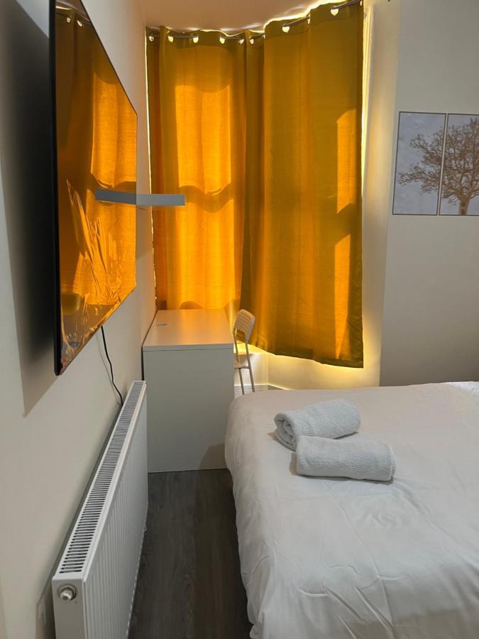 Small Cosy 2 Flat With 2 Double Beds * London