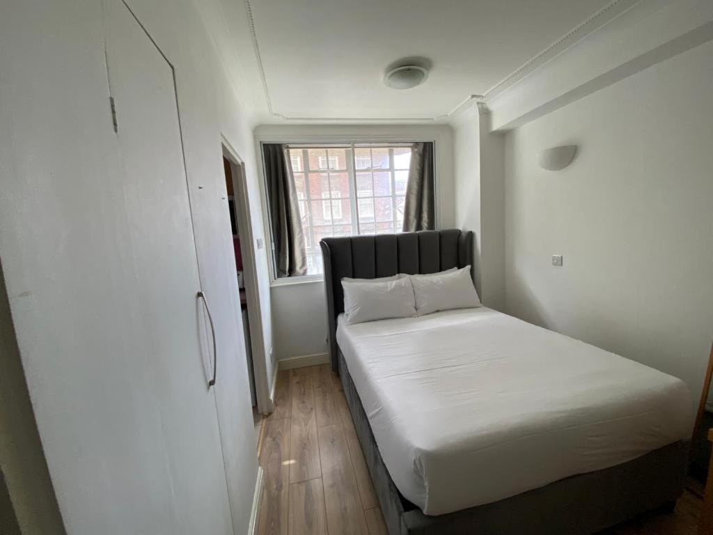 At Chelsea Cloister Apartamento