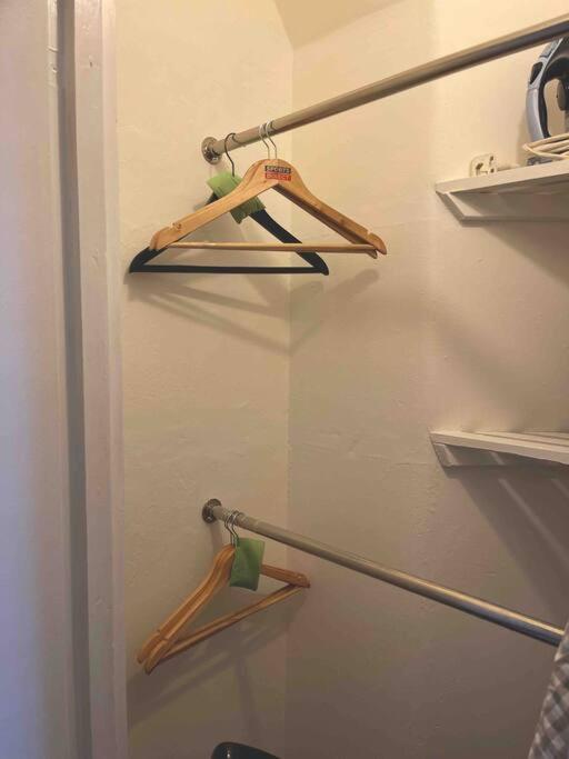 1 Bed In Zone 2, Minutes From Oval Tube. Londres