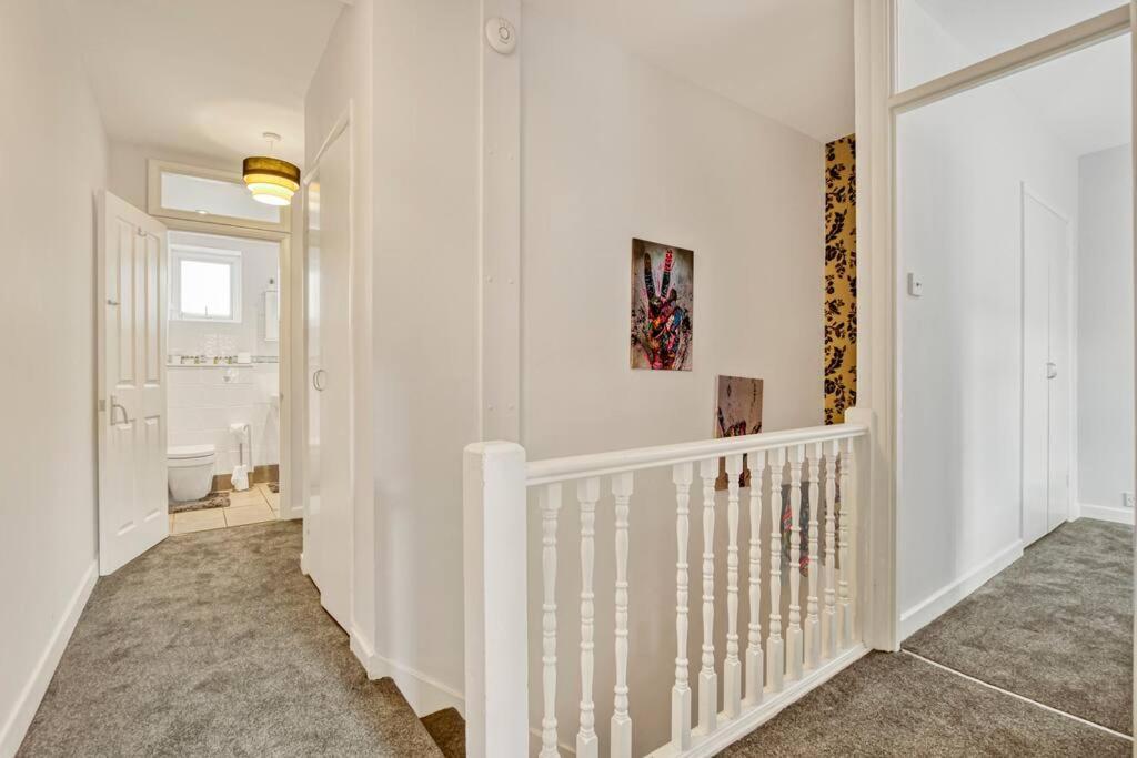 Lovely 3-bed Clapham Common London