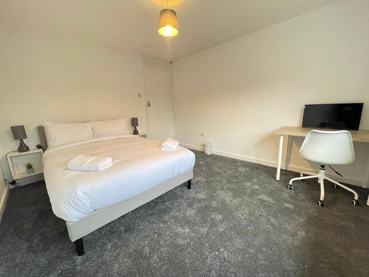 Homestay Spacious Bedroom In Beckton London
