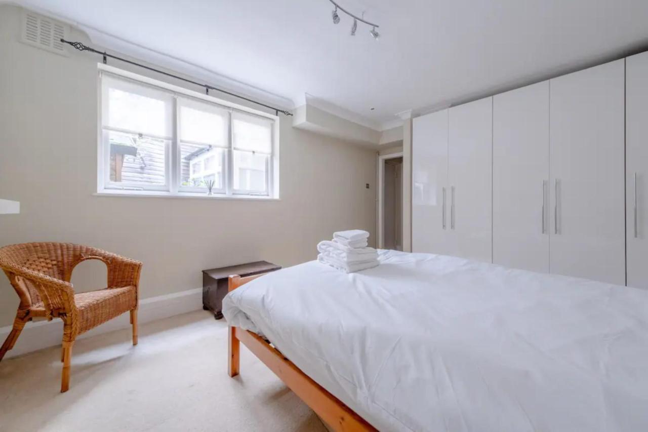 Lovely 1 Bedroom With Patio - 10 Mins From Hyde Park Apartment