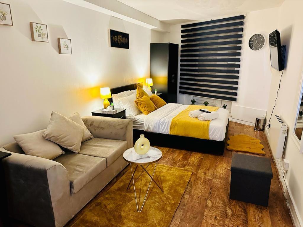Premium Studio Flat 03 In London