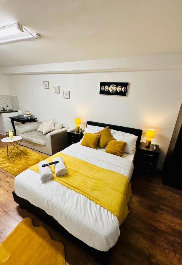 Premium Studio Flat 03 In Apartment London