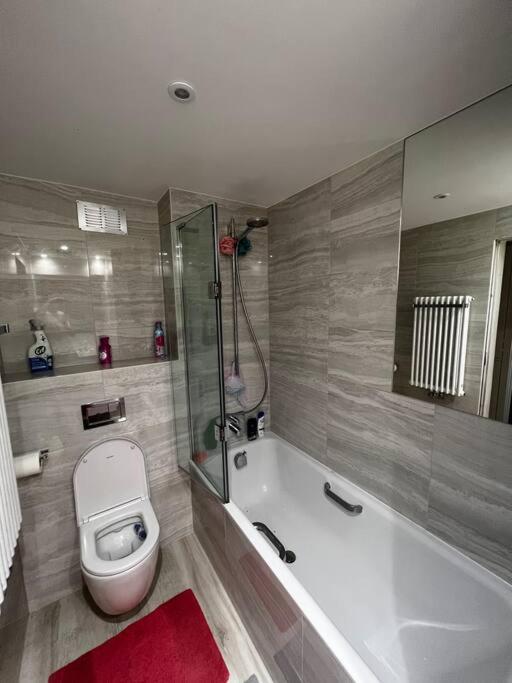 Stylish One Bedroom Flat Furnished Apartamento *