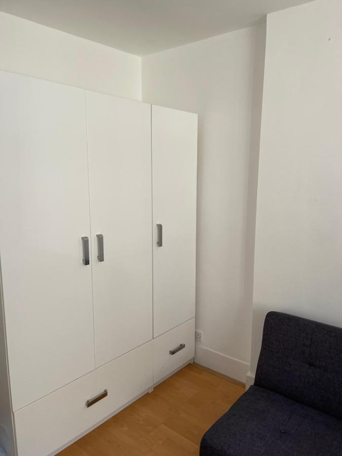 Sootheus - Soho7 * London