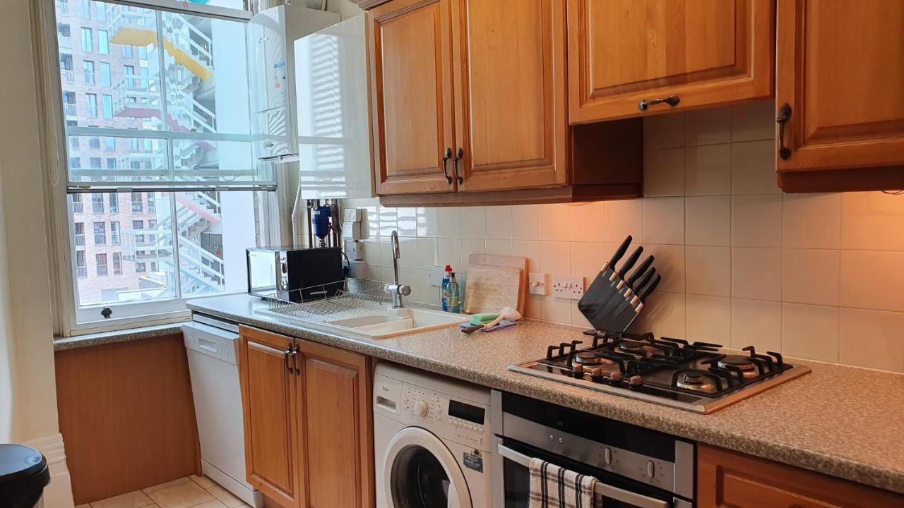 Apartment Spacious Central 2 Bedroom Mansion Block London
