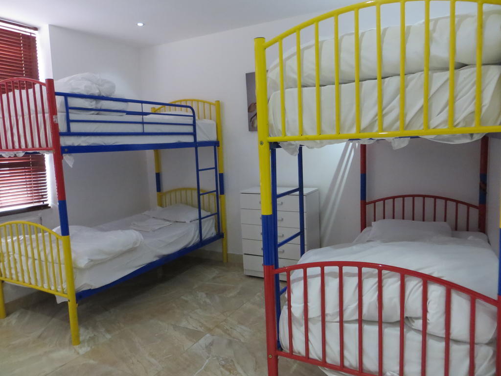 Hostel Abercorn House