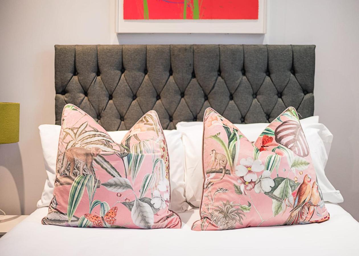 Modernized South Kensington Apartment