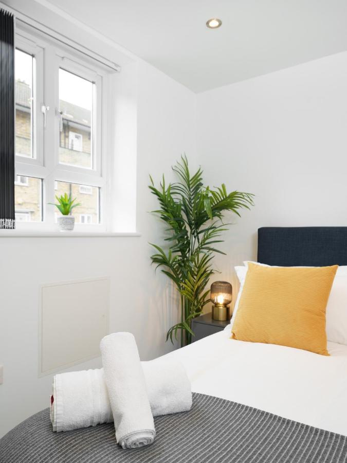 Boutique Flat Near O2 & Excel Apartment