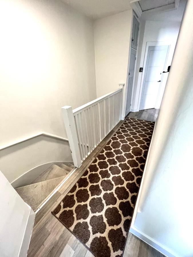Gasthof Comfortable Double For One Person London