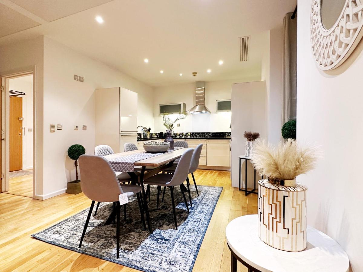 Apartment Stylish In Canary Wharf London