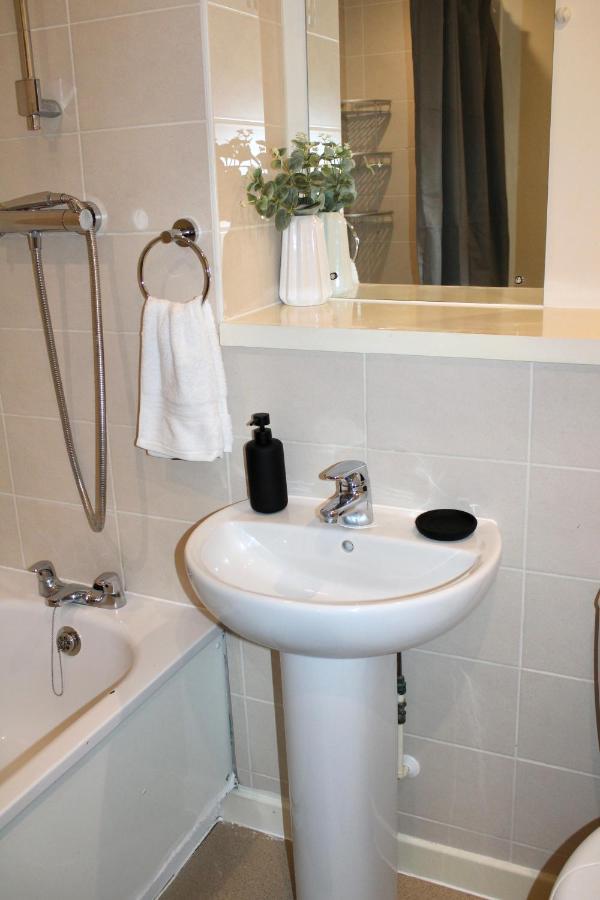 Glamorous Two Bed Flat * Londres