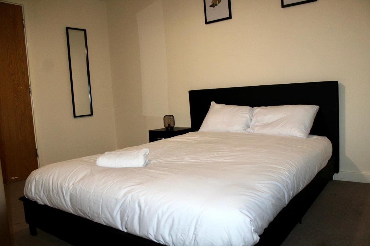 Glamorous Two Bed Flat Apartamento Londres