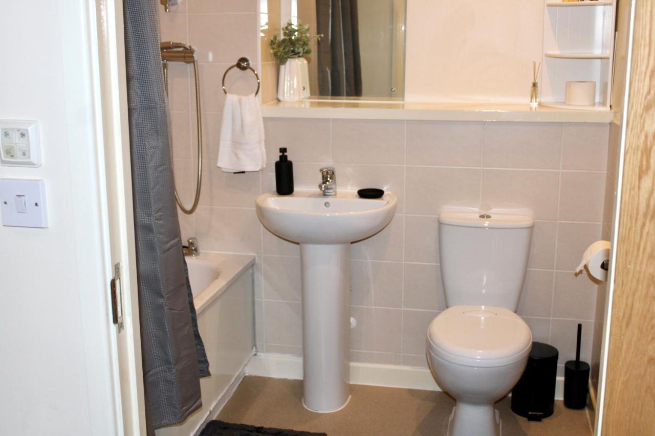 Glamorous Two Bed Flat Londres