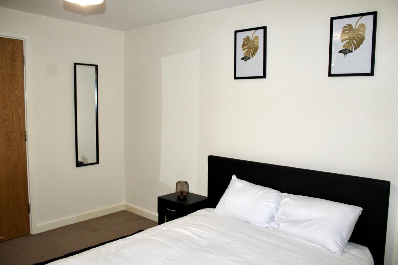 Glamorous Two Bed Flat Londres