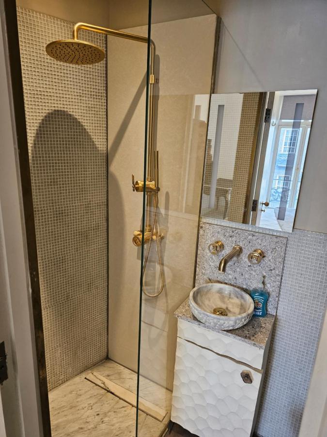 Flat 1, Charles Street Apartment London