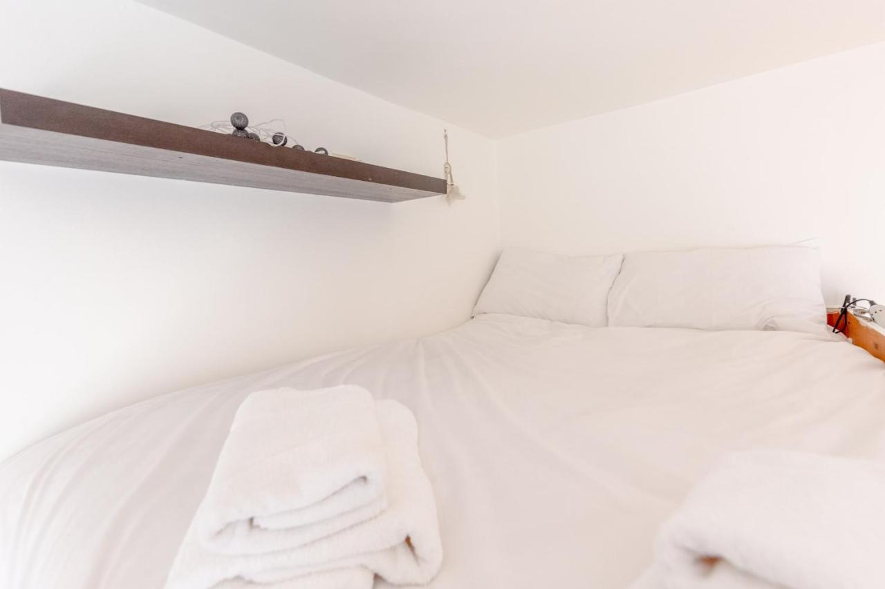 Spacious Near Kensington Gardens London