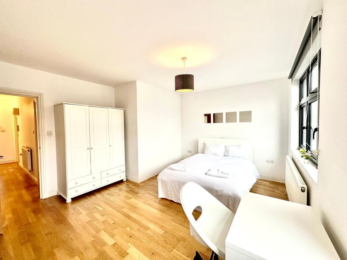 137 Camden Town Apartment *