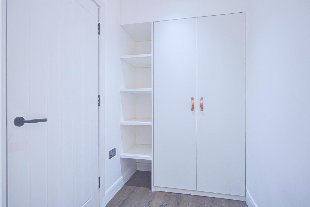 Apartment Beautiful 3-bedroom House Just Minutes From Queen's Park Tube London