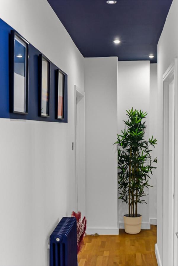 Apartment Spacious Contemporary 2 Bed Flat,