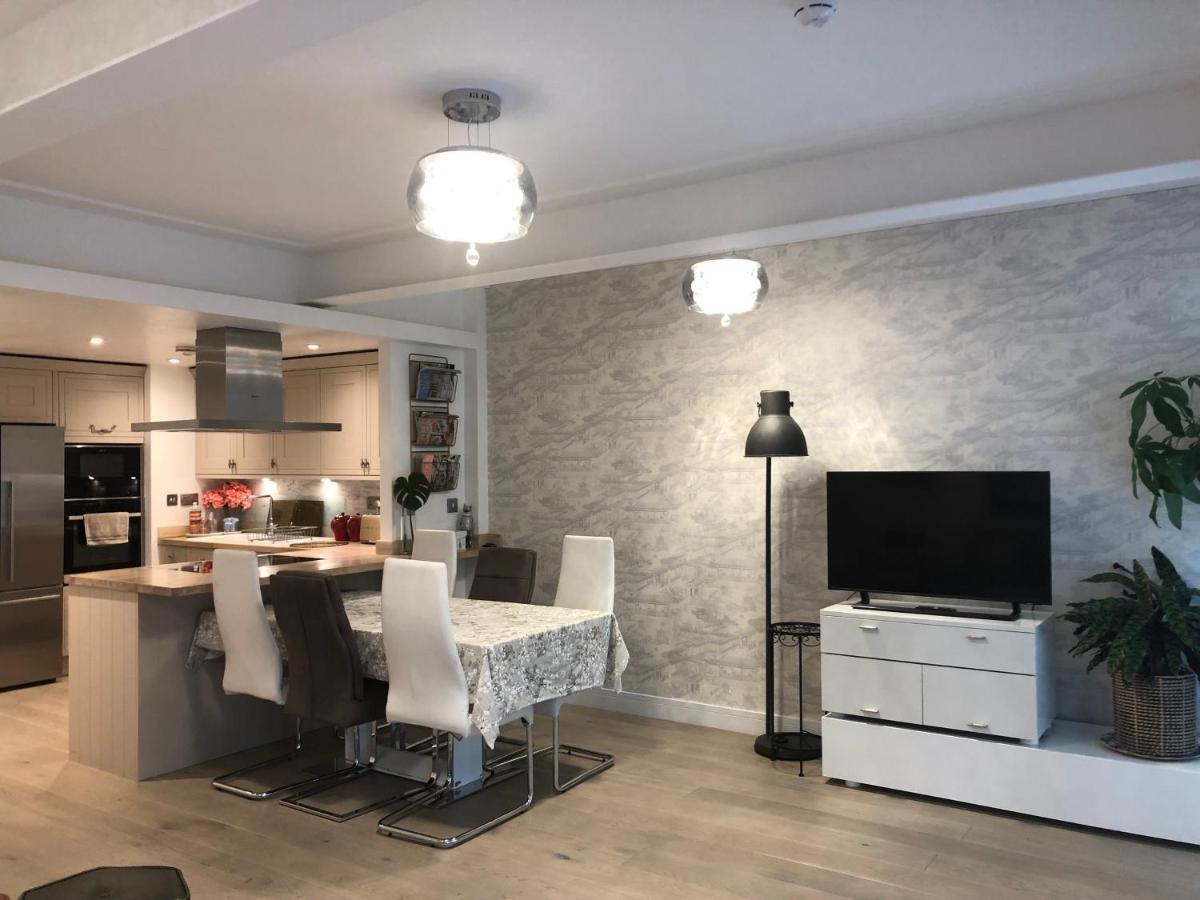 Stratford Apartment *