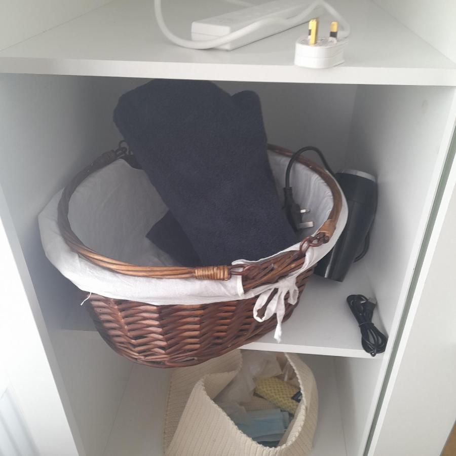 Self-Contained Flat On The 2Nd Floor You Will Share With One Other Guest, In A Family House 2 Minutes Walk From Tufnell Park Station 2Nd Floor With Stairs