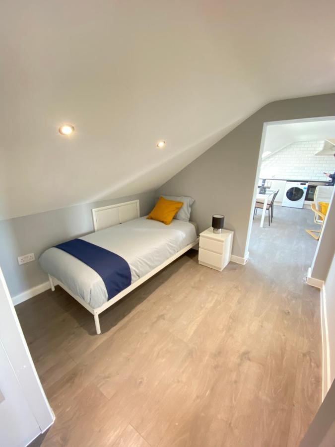 Apartment Stunning 1 Bedroom Flat In Wood