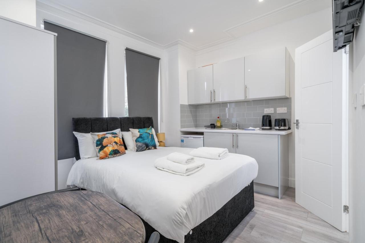 Selwyn Road Apartment *