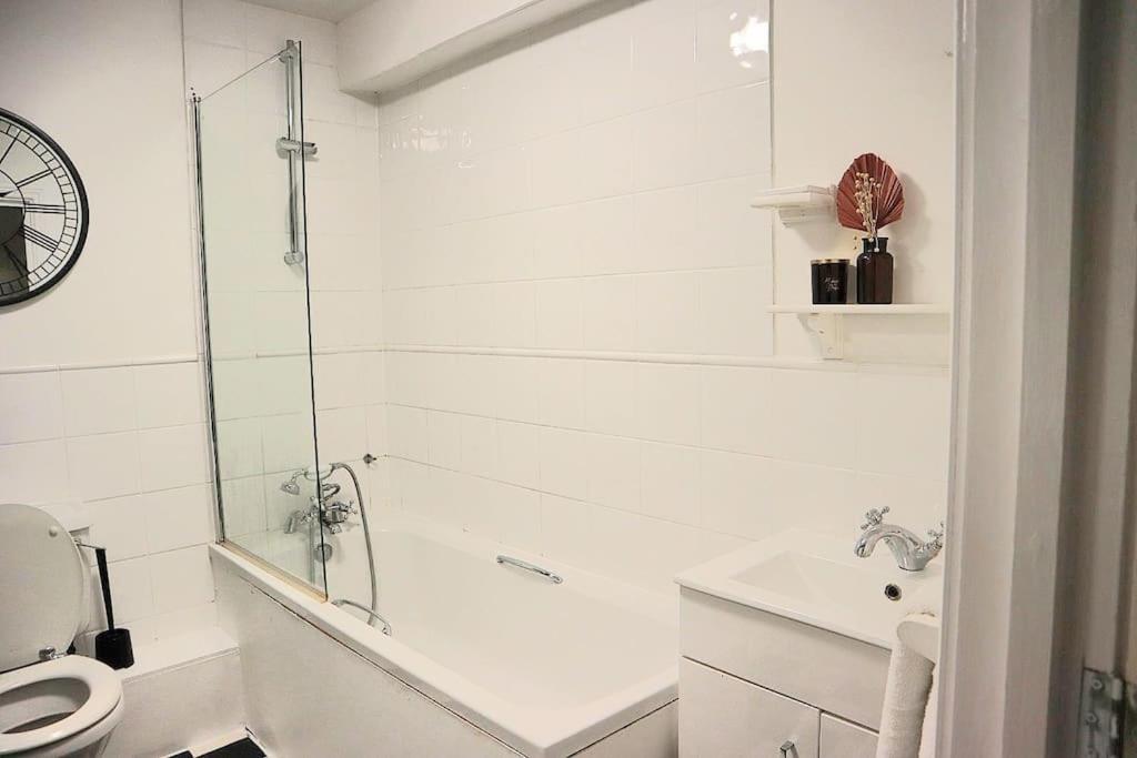Spacious 1 Bed- Nunhead/peckham-sleeps 4 Apartamento