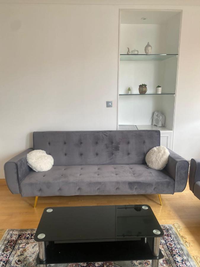 Cozy Two Bedroom Flat In The Heart Of *