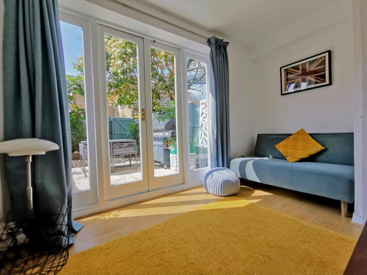 Beautiful 4 Bedroom Terrace House In Kings Holiday home London