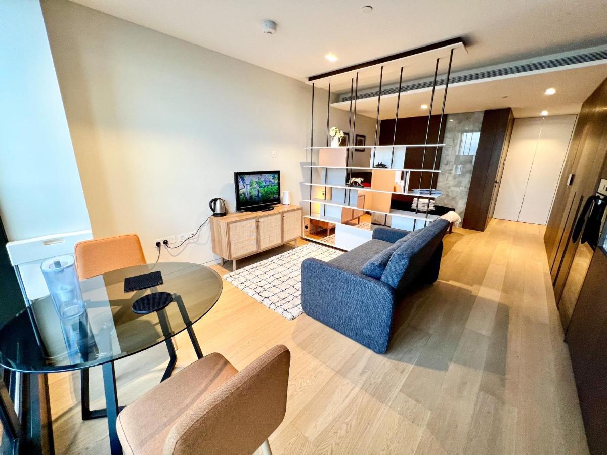 Deluxe Entire Studio Next To Eye & Trafalgar Square Aparthotel London