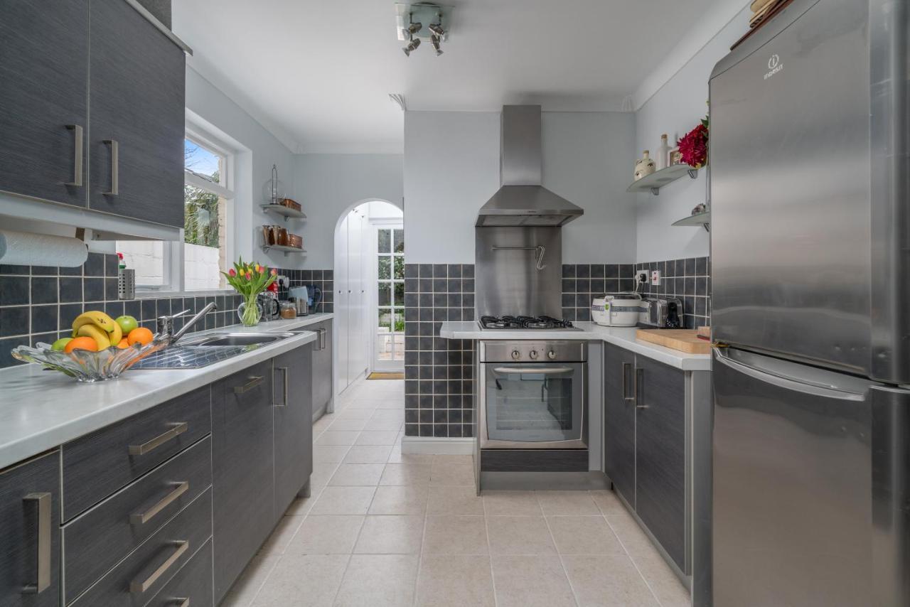 Joivy Cozy 1 Bed Flat With Garden In North Kensington Apartment London