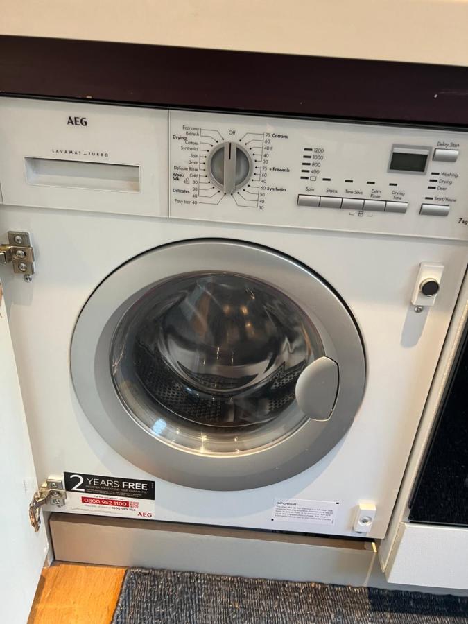 Chelsea 1 Bedroom Apartment *