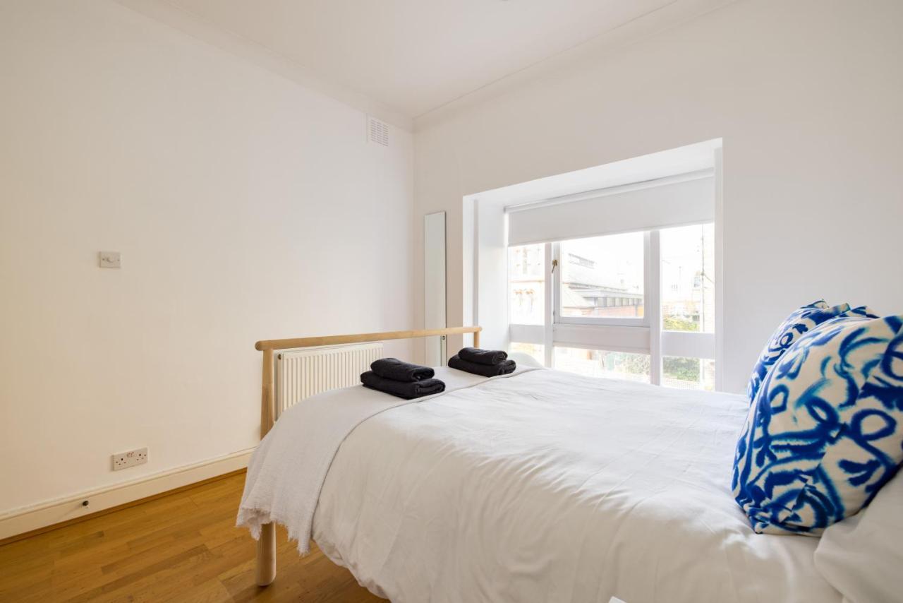 Stylish & Spacious Notting Hill Loft Apartment *