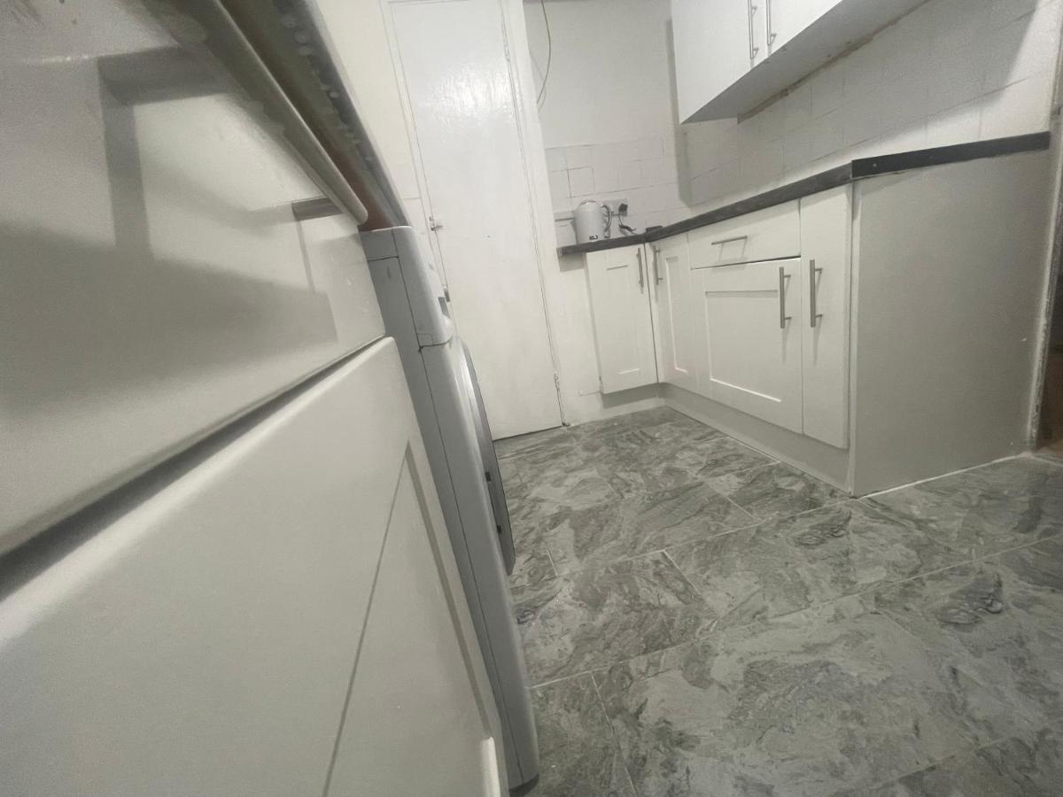 New! Xtra Large 4 Bedroom Up To 14 Guests Londres