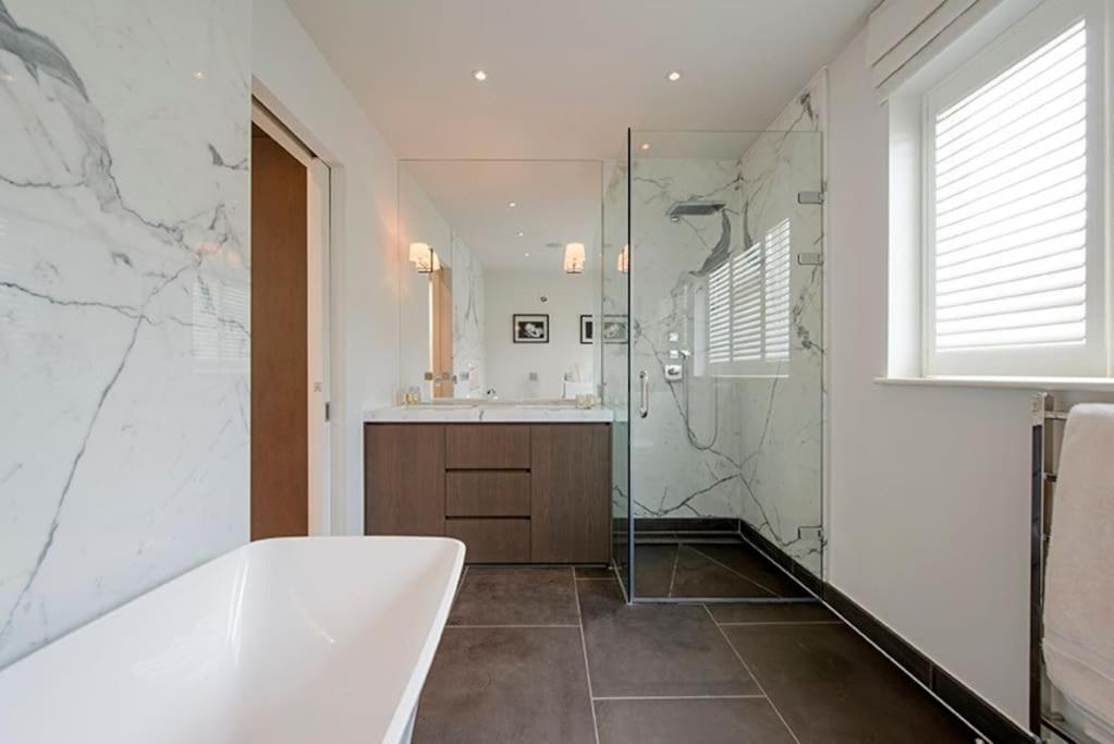 5 Double Bed Town House In South Kensington Pousada