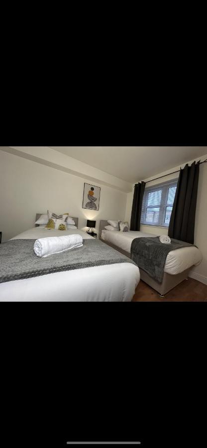 Real Lush Properties-1 Bed Greenwich Apartment, London, Sleeps 6 Apartment