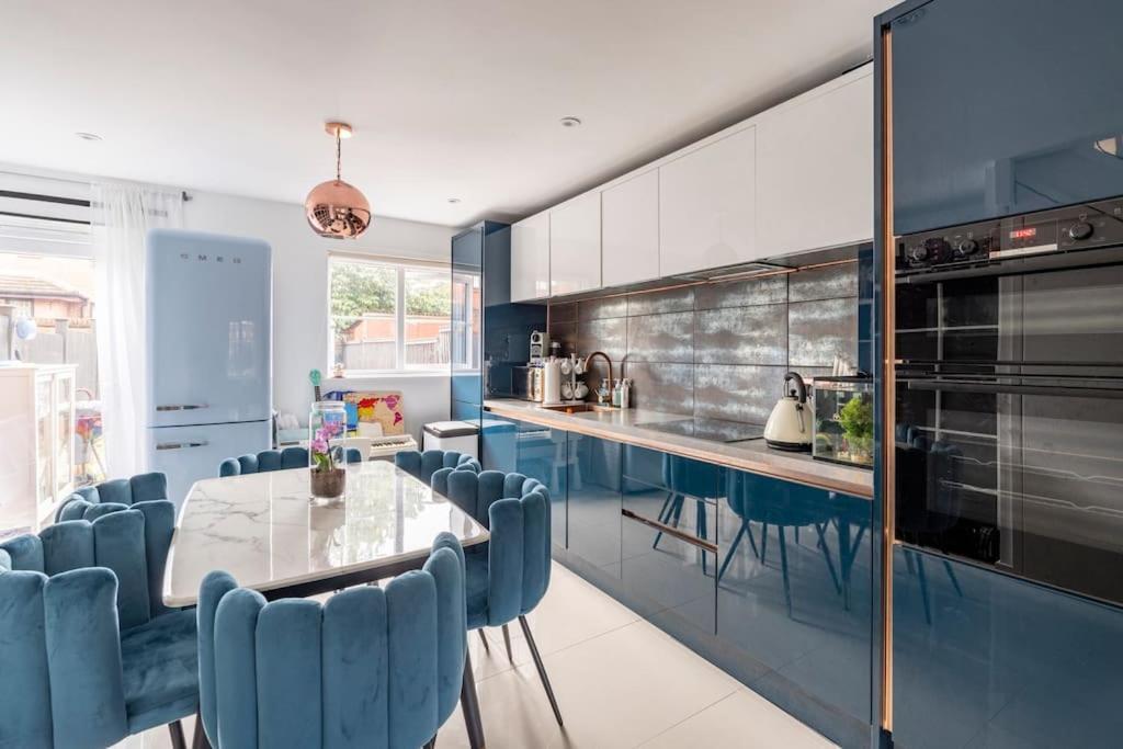 Monalychee Homestay London