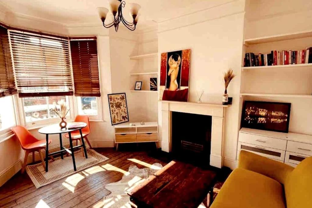 1 Bedroom Flat Garden In Clapham Apartment London