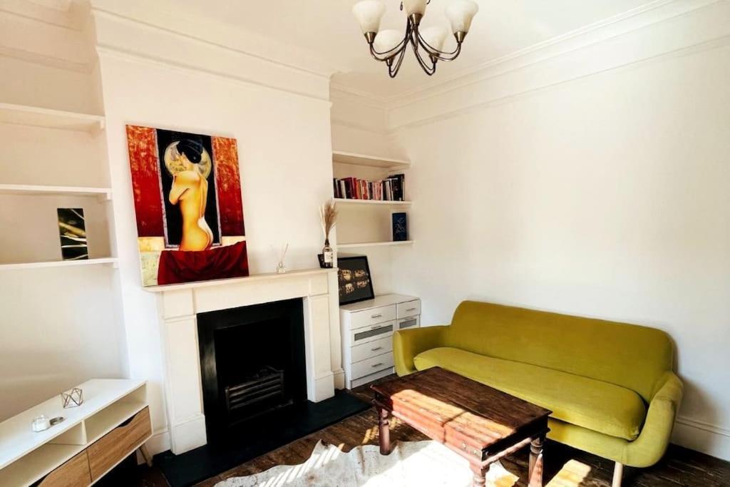 1 Bedroom Flat Garden In Clapham Apartment